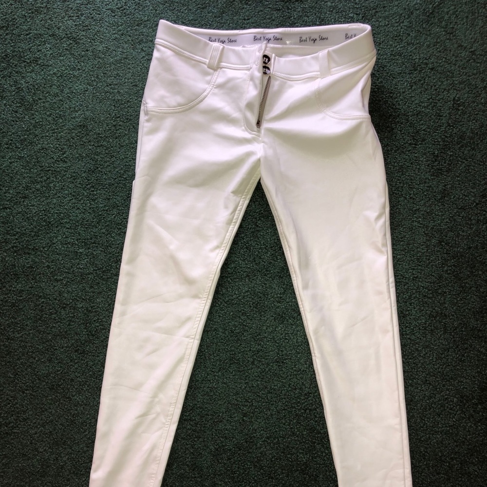 Best Yoga Eco-leather pants.